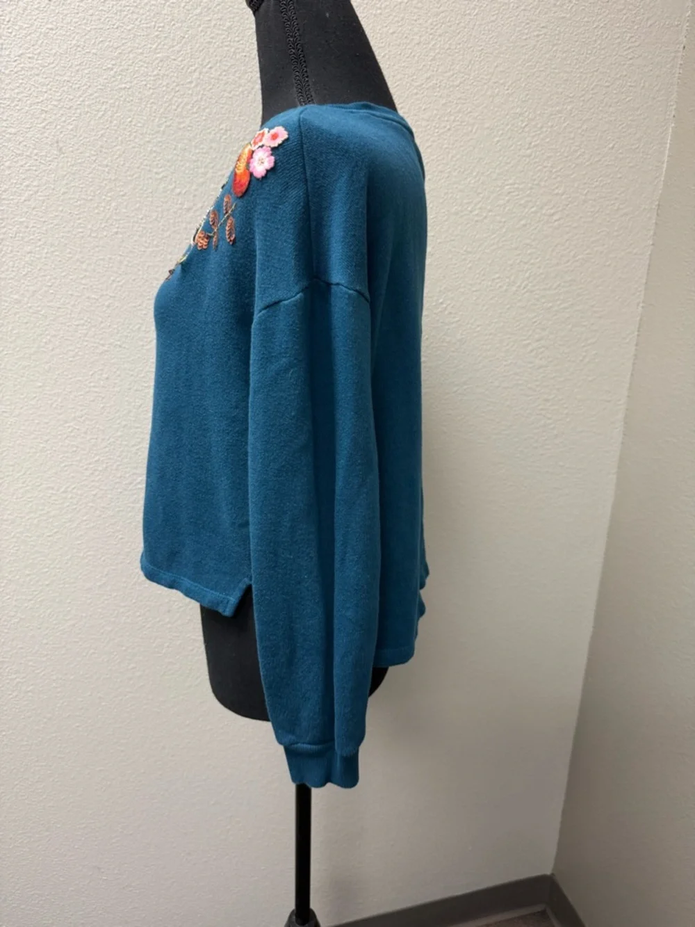 Disney LC Lauren Conrad Bird Embroidered Sweatshirt Teal Medium Cute Cozy - Picture 4 of 10